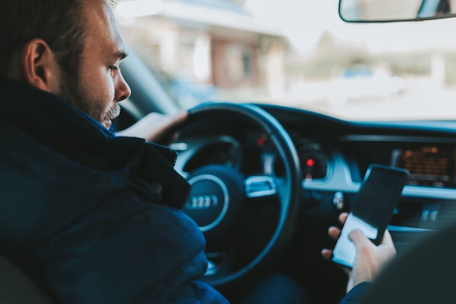 Is an Online Texting and Driving Course Right For You?